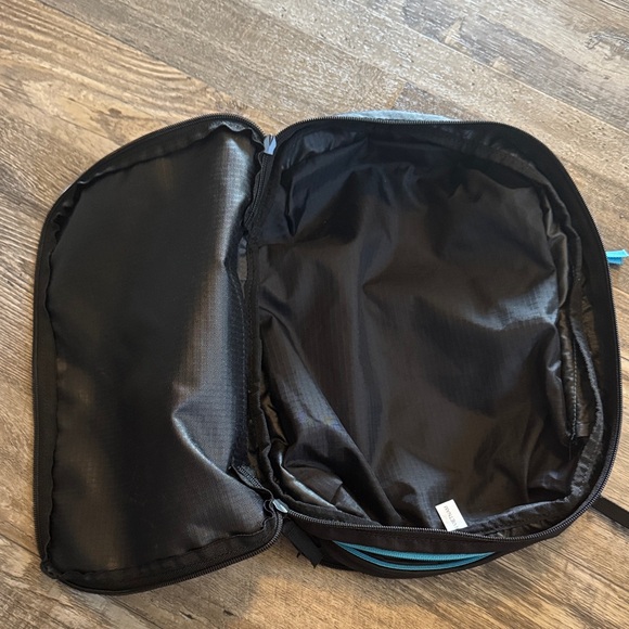 Black and Blue Toiletry Bag - Picture 2 of 5